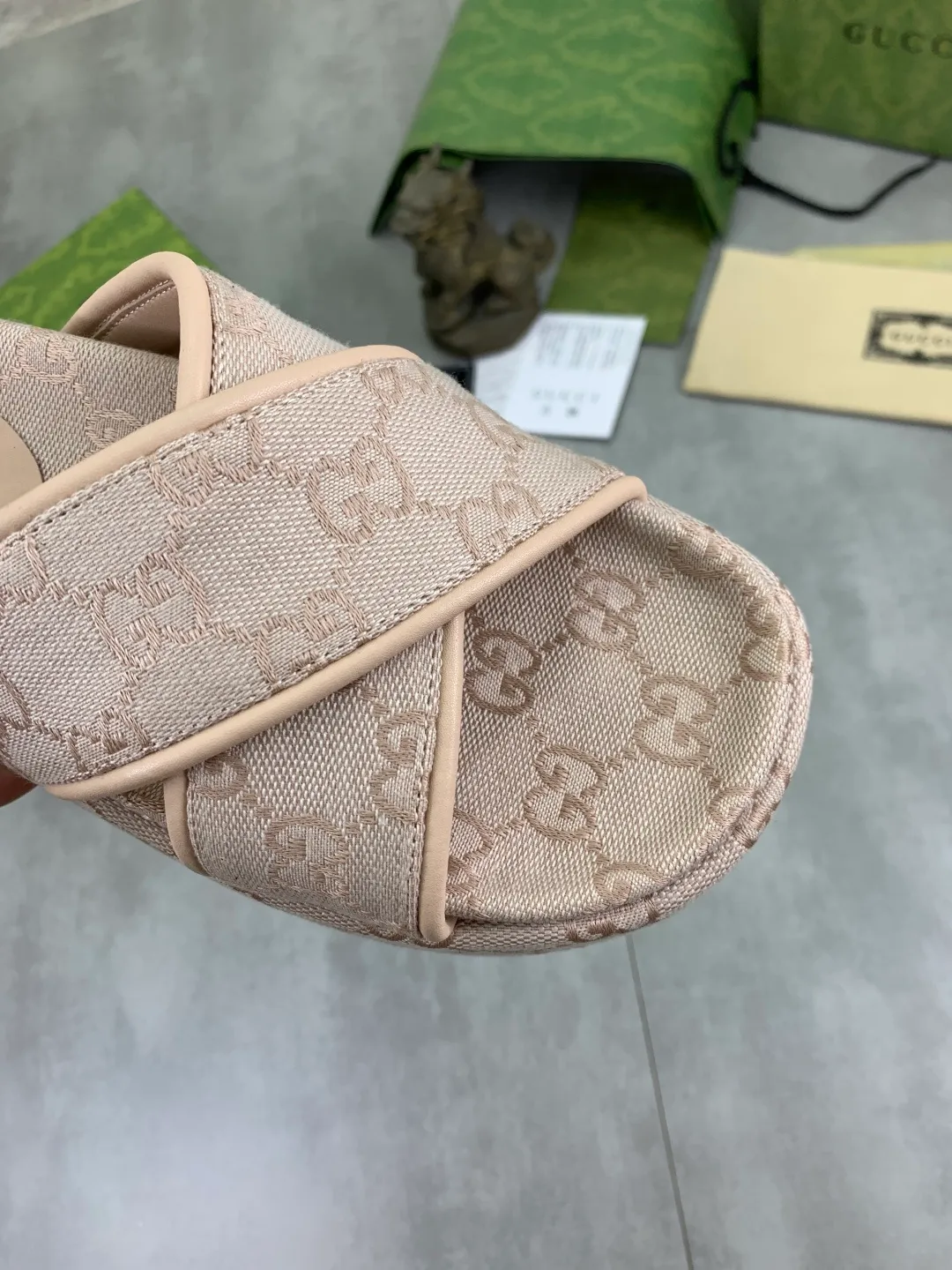Men's men's shoes 💰P400💰[New model] High version 🎁🎁🎁 GUCCI New casual slippers for the Year of the Snake, original official website, perfect workmanship, transmitting a kind of noble luxury, sublimating its definition of luxury in Gucci's high-end extraordinary craftsmanship. Original Gucci double G combination outsole, code number: 35-46, complete package